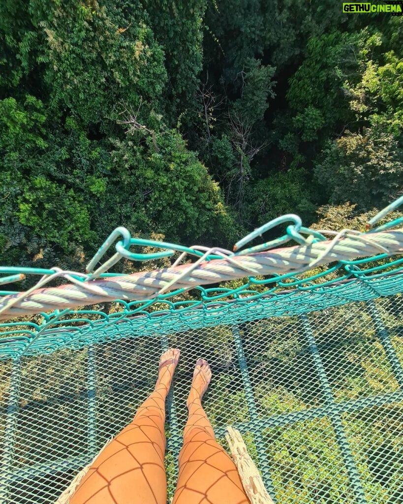 Inna Puhajkova Instagram - Hangingbridges a vitamín D v té nejčistší podobě ☀️🙌😎 #goodmood #goodvibesonly #sun #sunshine #bikiny #montezuma #hangingbridge #newexperience #costarica #puravida #puravidalife Montezuma, Costa Rica