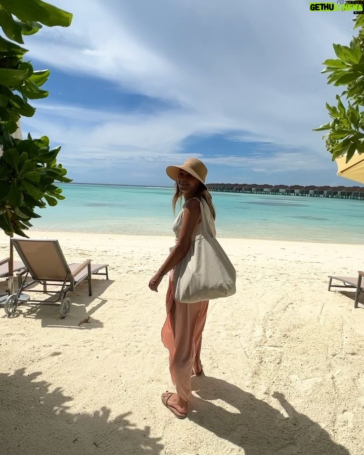 Inna Puhajkova Instagram - Teď už vím, proč se říká Maledivy - velké divy🫶 #maldives #paradiseonearth #dreamplaces #dreamvacation #travellover #amazingplaces #inlove #mustvisit #wishlist✔️ Maldives Islands