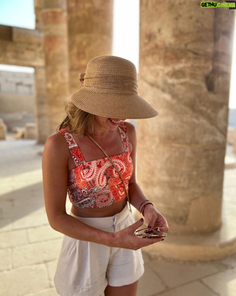 Inna Puhajkova Instagram - Na skok za egyptskými památkami a novými zážitky 🇪🇬🙌 #birthdaytrip #egypt #newadventures #travellover #beautiful #place #history #karnak #temple #luxor #traveltheworld Karnak Temple, Luxor