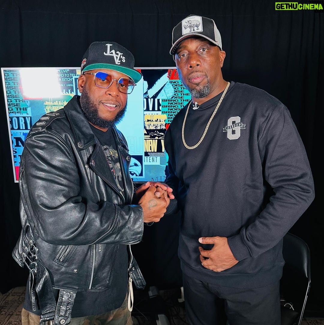 Inspectah Deck Instagram - Dope interview with @talibkweli and the #peoplespodcast on set at #nysom tour 👐🏾👐🏾👐🏾 This ride has been life altering I thank EVERYONE for EVERYTHING‼️ 🆔🌎