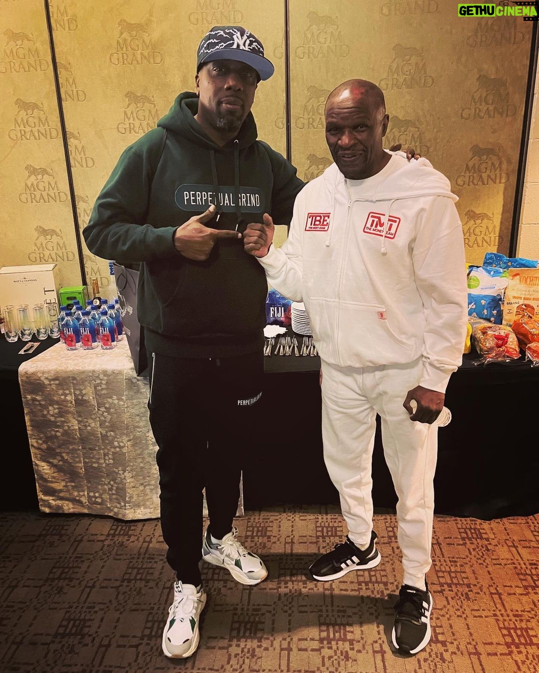 Inspectah Deck Instagram - Greatness @floydjoymayweathersr 👐🏾