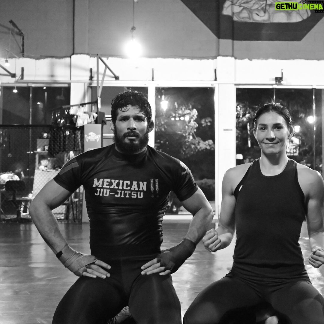 Irene Aldana Instagram - @carlossj3 gracias por siempre estar dispuesto a ayudarme y todo lo que me haz enseñado! Estoy muy emocionada por seguir aprendiendo ! Tqm 🤼♀️💪🏼 #team #teammates #work #gym #training #ufc #ufc296 #mma #lobomma