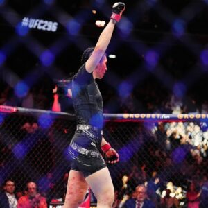 Irene Aldana Instagram - One day, baby, we’ll be old
And think of all the stories that we could have told… 

#ufc #mma #ufc296 #mixedmartialarts #redemption #deporte #mexico