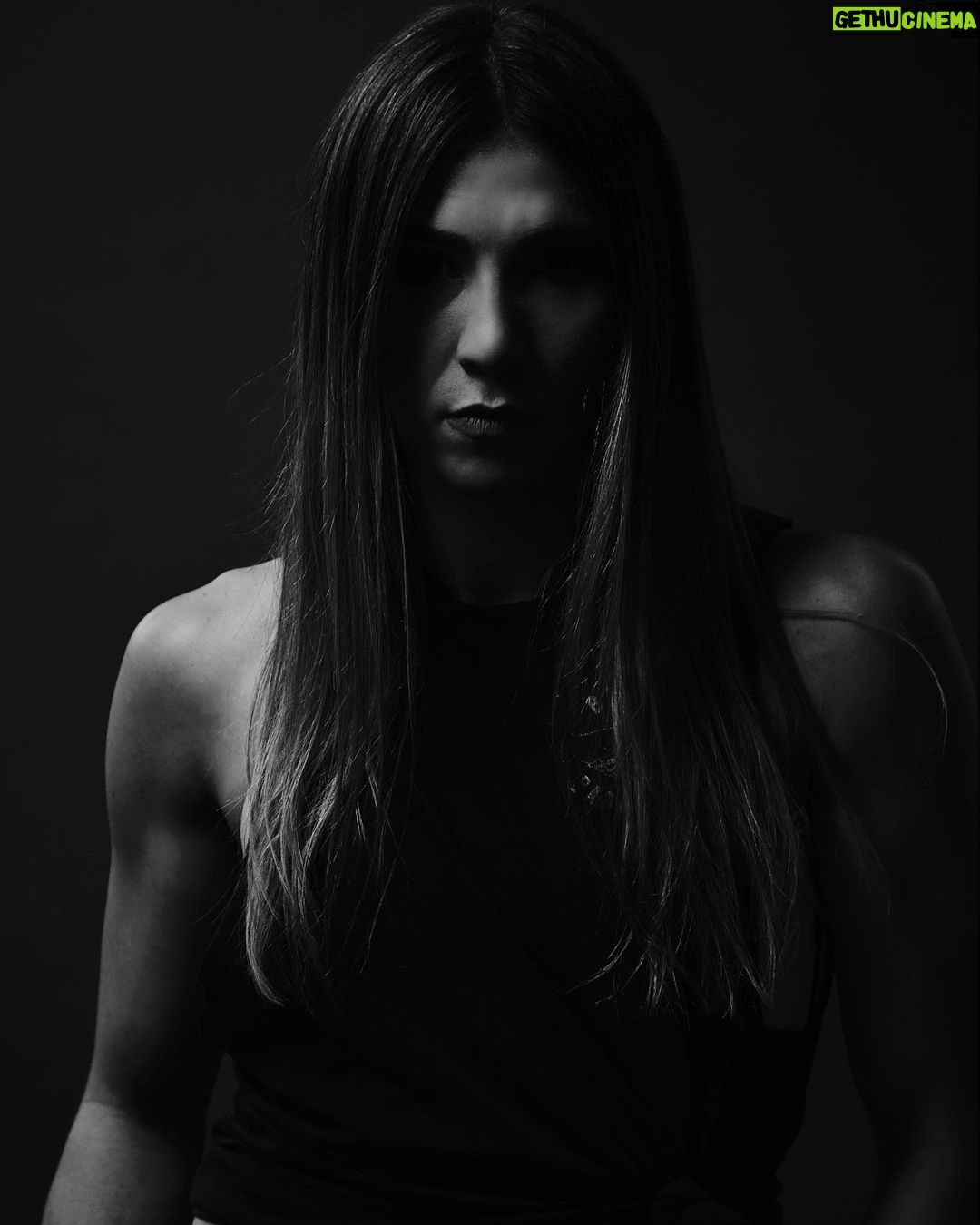 Irene Aldana - 8.3K Likes - 🖤
#tbt 📸: @ramirezposadamx
