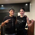 Irene Aldana Instagram - Y Como siempre muchas gracias @hoodleermtz y @omarlaureanomarquez por siempre estar al pie del cañón y las guerras en el gimnasio 🦾👊🏼 #team #teammates #mexico #work #redemption Lobo Gym Mma