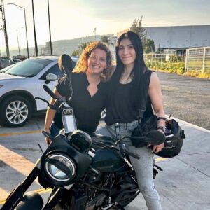 Irene Aldana Instagram - La mejor 🤩 
Gracias @vero_stylist por tanto apoyo ! 
@glamoryhairstudio ya se siente cómo estar en casa. 💇🏻‍♀️💁🏻‍♀️🙅🏻‍♀️

#beautysalon #hair #beauty #salondebelleza #gdl
