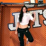 Irene Aldana Instagram - Sin quitar el dedo del renglón.. #forall #redemption #mma #ufc Lobo Gym Mma