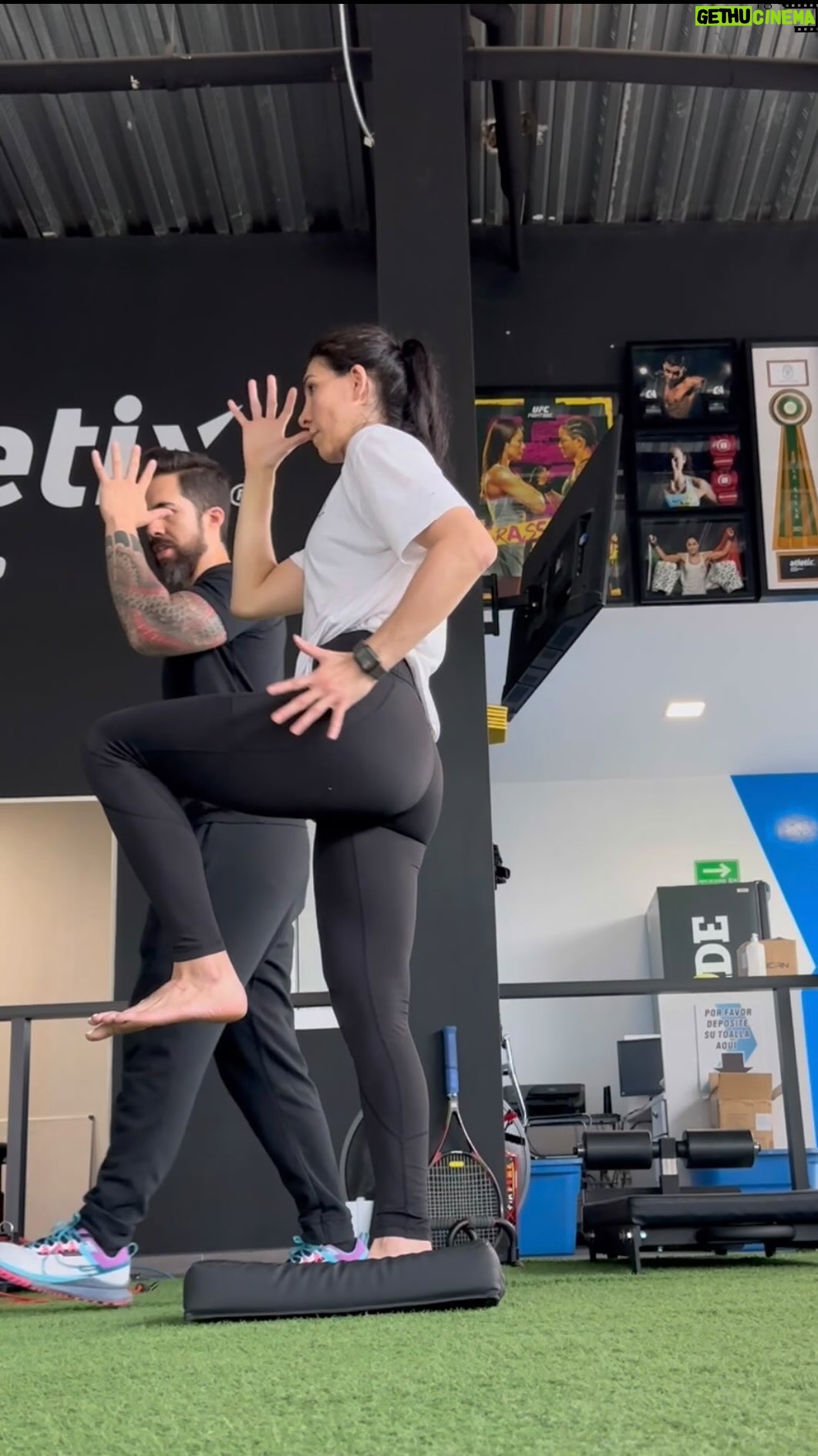 Irene Aldana - 7.1K Likes - One way or another .. !
Empezamos con recuperar fuerza y estabilidad/ equilibrio.. después de lesiones y fracturas en rodilla y pie. Poco a poco pero … One way or another 🏆
#workout #postsurgery #illbeback #redemption