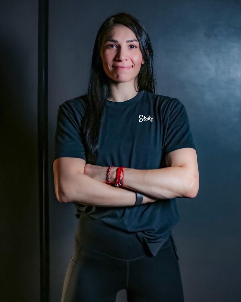 Irene Aldana Instagram - Feliz de compartirles que ahora formo parte de la familia @stake ! Happy to share that Im now part of the @stake family! Sign up using the code ALDANA for the best offers and odds on UFC 289 ! 👊🏼🔥 #ufc #ufc289 #odds #stake #bet #teamirene