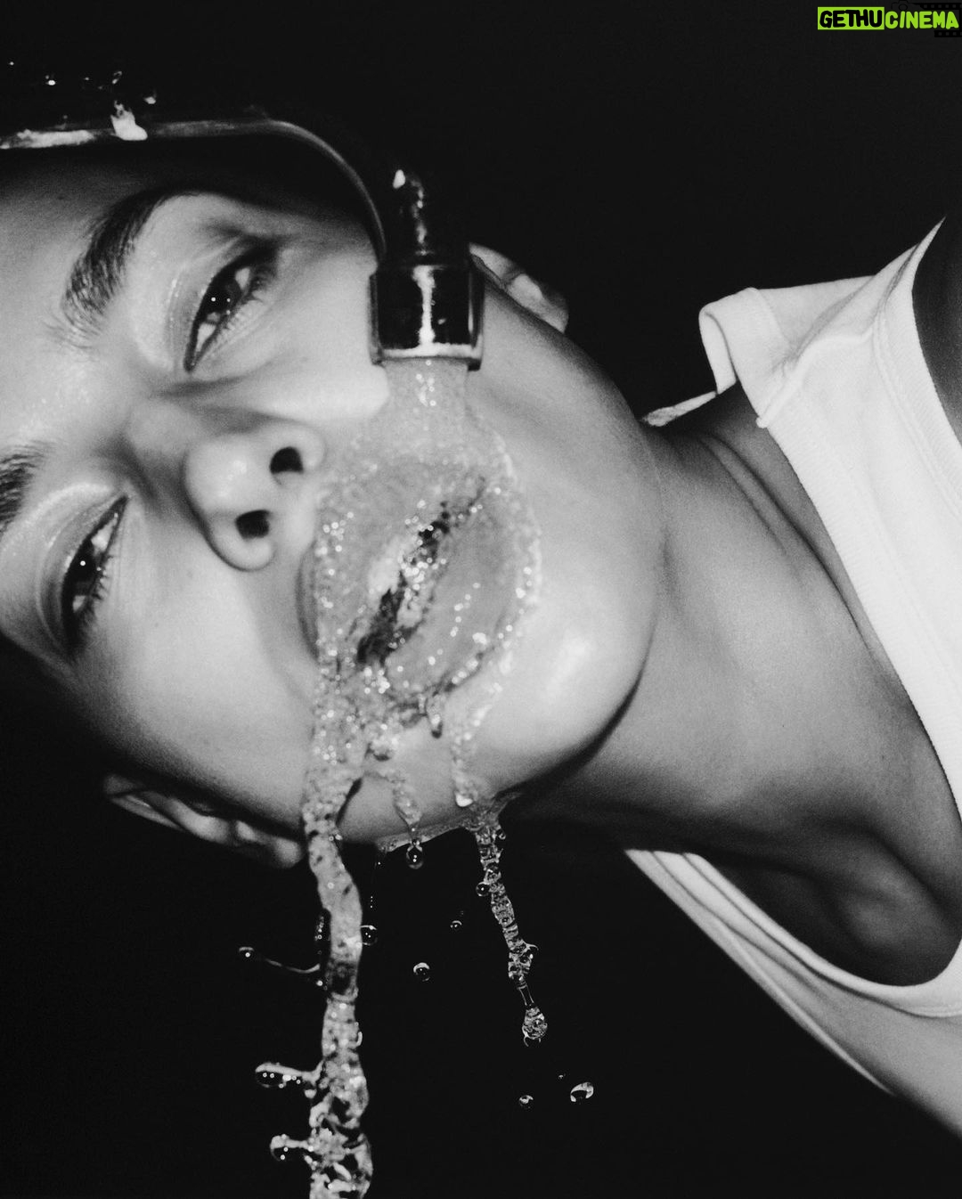 Irina Shayk Instagram - @reeditionmag 💚 @vitofernicola