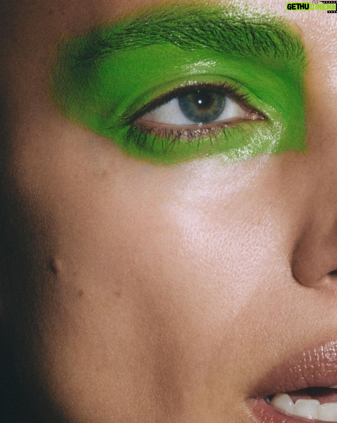 Irina Shayk Instagram - @reeditionmag 💚 @vitofernicola