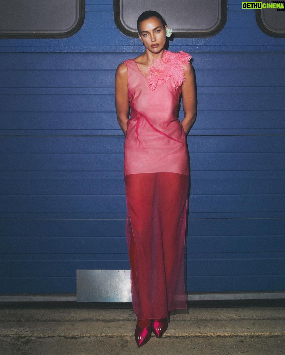 Irina Shayk Instagram - @reeditionmag 💚 @vitofernicola