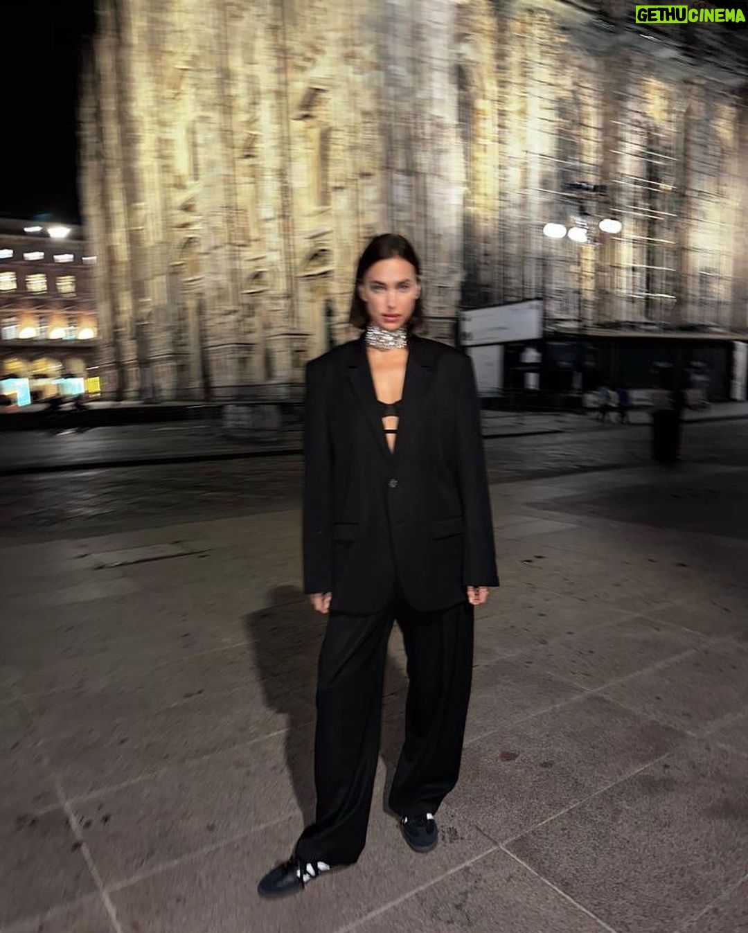 Irina Shayk Instagram - The most beautiful exhibition @palazzorealemilano #Unveiled🖤 Congrats @luigiandiango so proud of u .