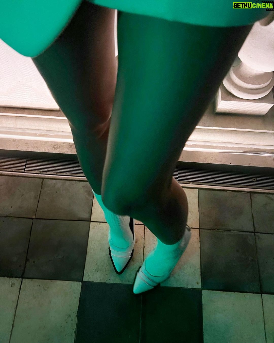Irina Shayk Instagram - Last nite 🌃@lacoste @pelagia.kolotouros 💚💚