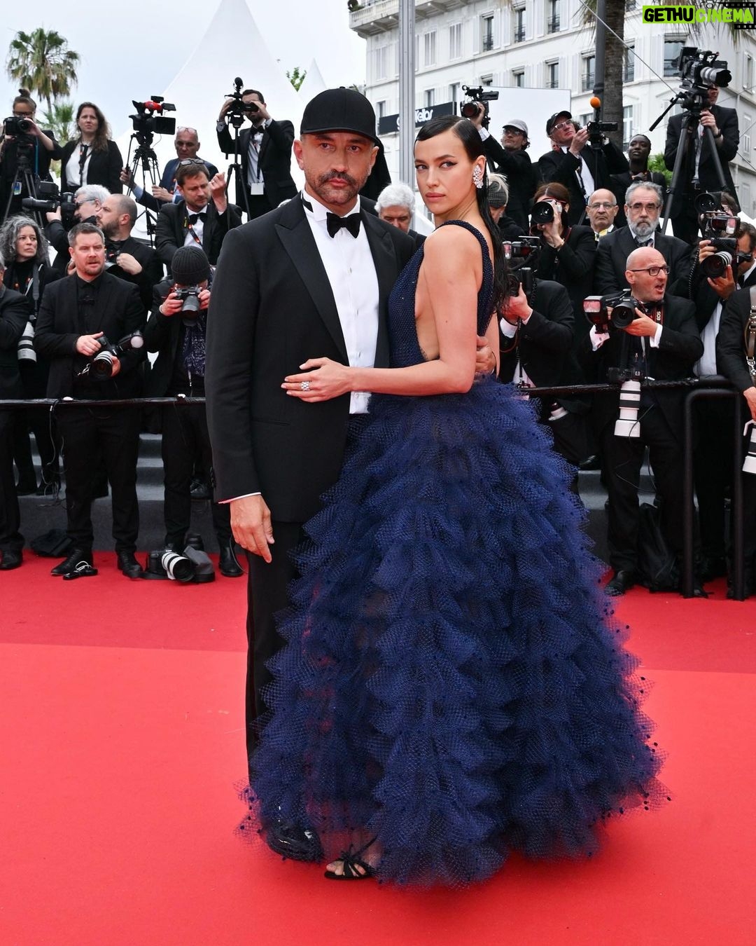 Irina Shayk Instagram - Last nite in Cannes @giorgioarmani 💙 @messikajewelry with my 🔥 @riccardotisci17 🖤