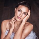 Irina Shayk Instagram - New @oscardelarenta #alibieausensuelle