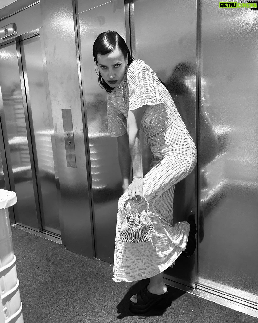 Irina Shayk Instagram - Room service anyone….