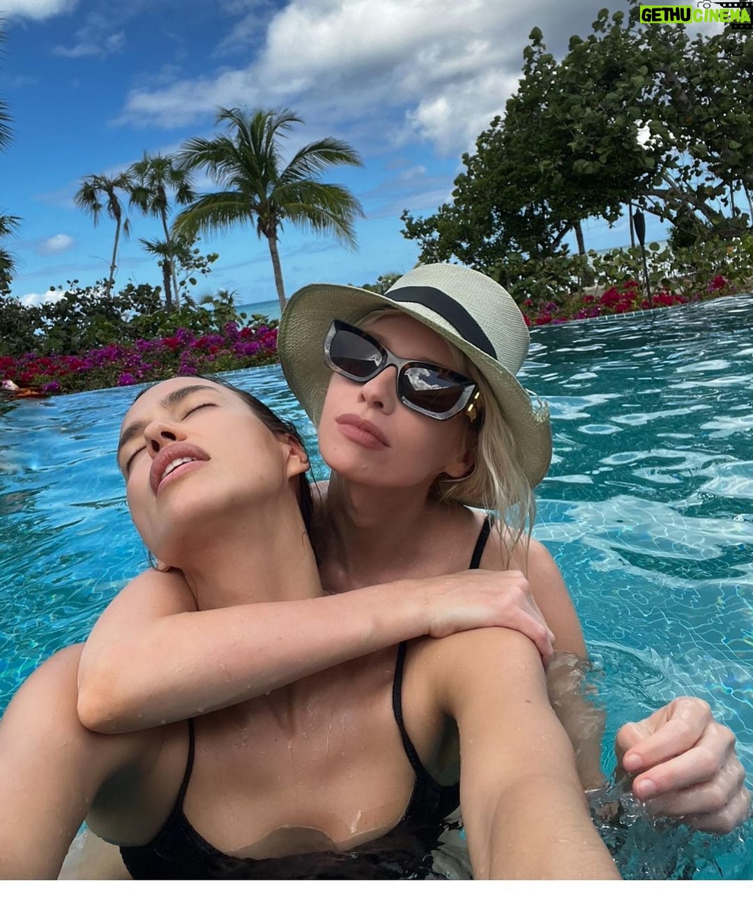 Irina Shayk Instagram - Happy bday to my bestie . I love u @stellamaxwell 👑 So lucky to have u in my life ❤️❤️❤️