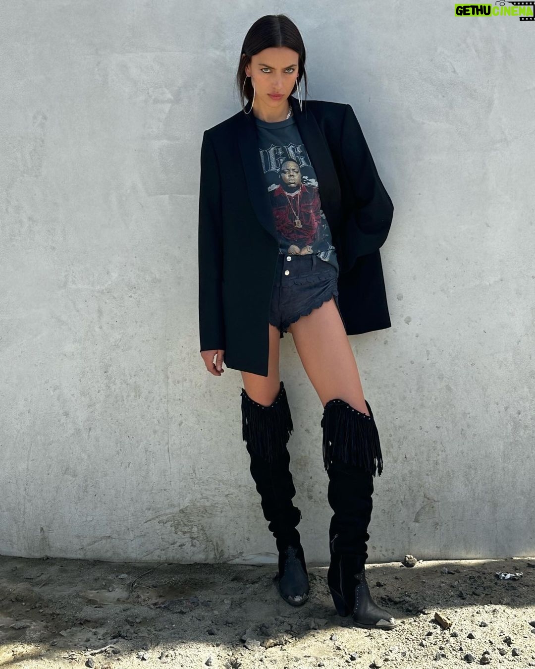 Irina Shayk Instagram - Few days back in desert ….