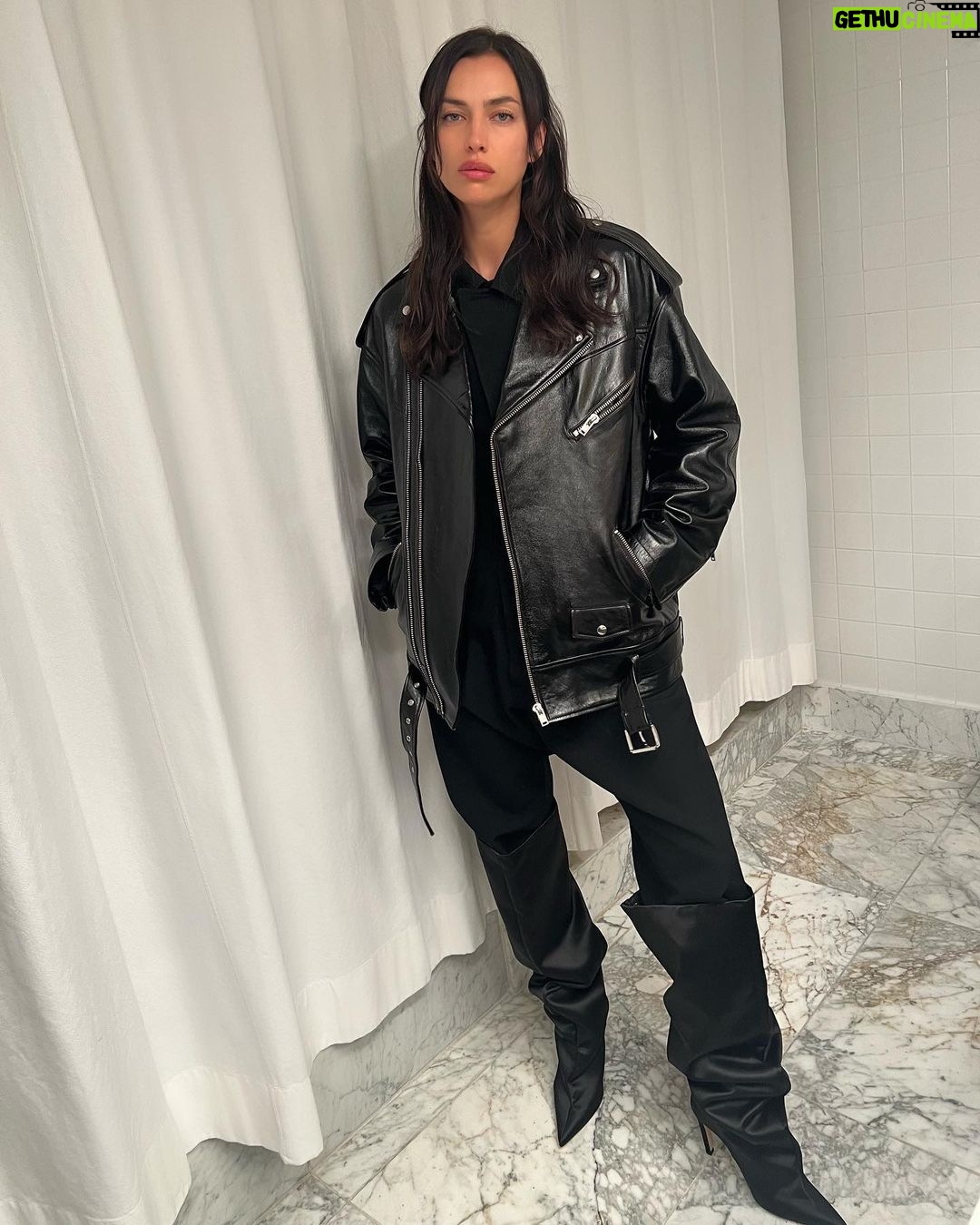 Irina Shayk Instagram - Special and Fun weekend …. Lol @riccardotisci17 🖤