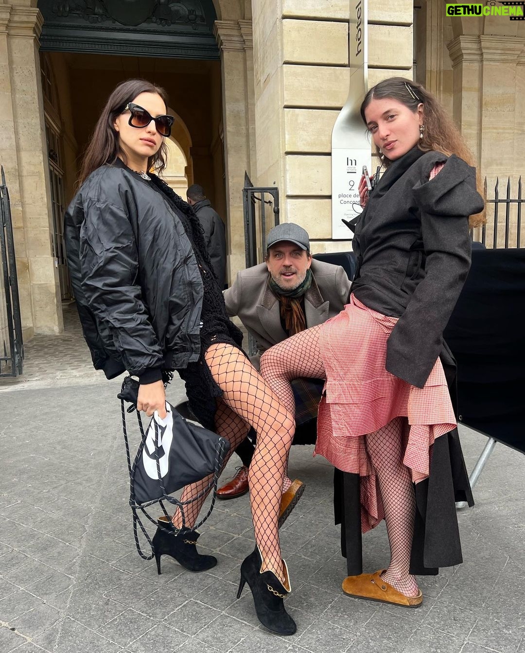 Irina Shayk Instagram - Westwood land … @viviennewestwood @ndreaskronthaler