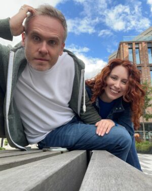 Irina Shikhman Instagram - У лучшего на свете Женьки, которого я очень люблю, @ekazachkov сегодня День рождения! Напишите ему тут ласковостей и приятностей! А кто интересуется драматургией, театром и кино, хочет писать свои сценарии, пьесы или книги - покупайте его замечательный курс! Это будет лучшим подарком себе и ему! ❤️Все подробности у него на странице. 

НАСТОЯЩИЙ МАТЕРИАЛ (ИНФОРМАЦИЯ) ПРОИЗВЕДЕН И (ИЛИ) РАСПРОСТРАНЕН ИНОСТРАННЫМ АГЕНТОМ РФ ИРИНОЙ ЮРЬЕВНОЙ ШИХМАН ЛИБО КАСАЕТСЯ ДЕЯТЕЛЬНОСТИ ИНОСТРАННОГО АГЕНТА РФ ИРИНЫ ЮРЬЕВНЫ ШИХМАН