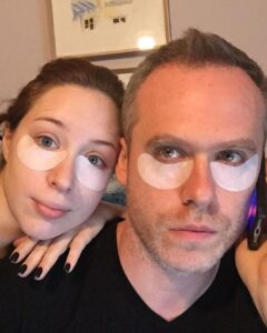 Irina Shikhman Instagram - У лучшего на свете Женьки, которого я очень люблю, @ekazachkov сегодня День рождения! Напишите ему тут ласковостей и приятностей! А кто интересуется драматургией, театром и кино, хочет писать свои сценарии, пьесы или книги - покупайте его замечательный курс! Это будет лучшим подарком себе и ему! ❤️Все подробности у него на странице. НАСТОЯЩИЙ МАТЕРИАЛ (ИНФОРМАЦИЯ) ПРОИЗВЕДЕН И (ИЛИ) РАСПРОСТРАНЕН ИНОСТРАННЫМ АГЕНТОМ РФ ИРИНОЙ ЮРЬЕВНОЙ ШИХМАН ЛИБО КАСАЕТСЯ ДЕЯТЕЛЬНОСТИ ИНОСТРАННОГО АГЕНТА РФ ИРИНЫ ЮРЬЕВНЫ ШИХМАН