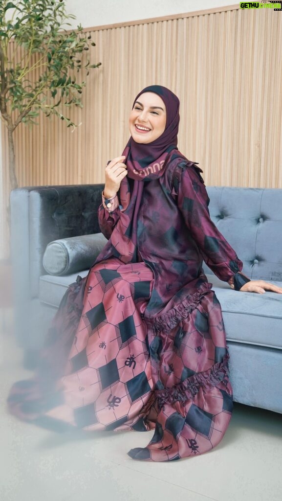 Irish Bella Instagram - 3 Dress cantik muslimah yang bikin nyaman dibawa beraktivitas seharian 😍✨ Aku dapat dressnya dari @arinnahijab_official untuk kualitas gausa diragukan lagi, super premium banget! Kalian pilih yang mana nih? 🥰