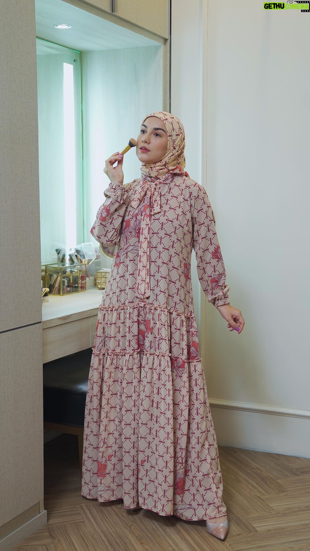 Irish Bella Instagram - Setiap hari tampil cantik untuk berbagai acara dengan dress muslimah dari @arinnahijab_official 🫶🏻