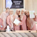 Irish Bella Instagram - Sejauh-jauh perjalanan, jangan pernah lupa untuk “pulang”, karena sebaik-baiknya jalan pulang adalah kepada Allah SWT. Pulang untuk selalu berserah kepadaNya. ❤️ Jazakillah khairan bunda tersayang @aniqqalfaqiroh atas ilmunya 🫶🏼 Photobooth by @shuttshoot_photobooth ✨