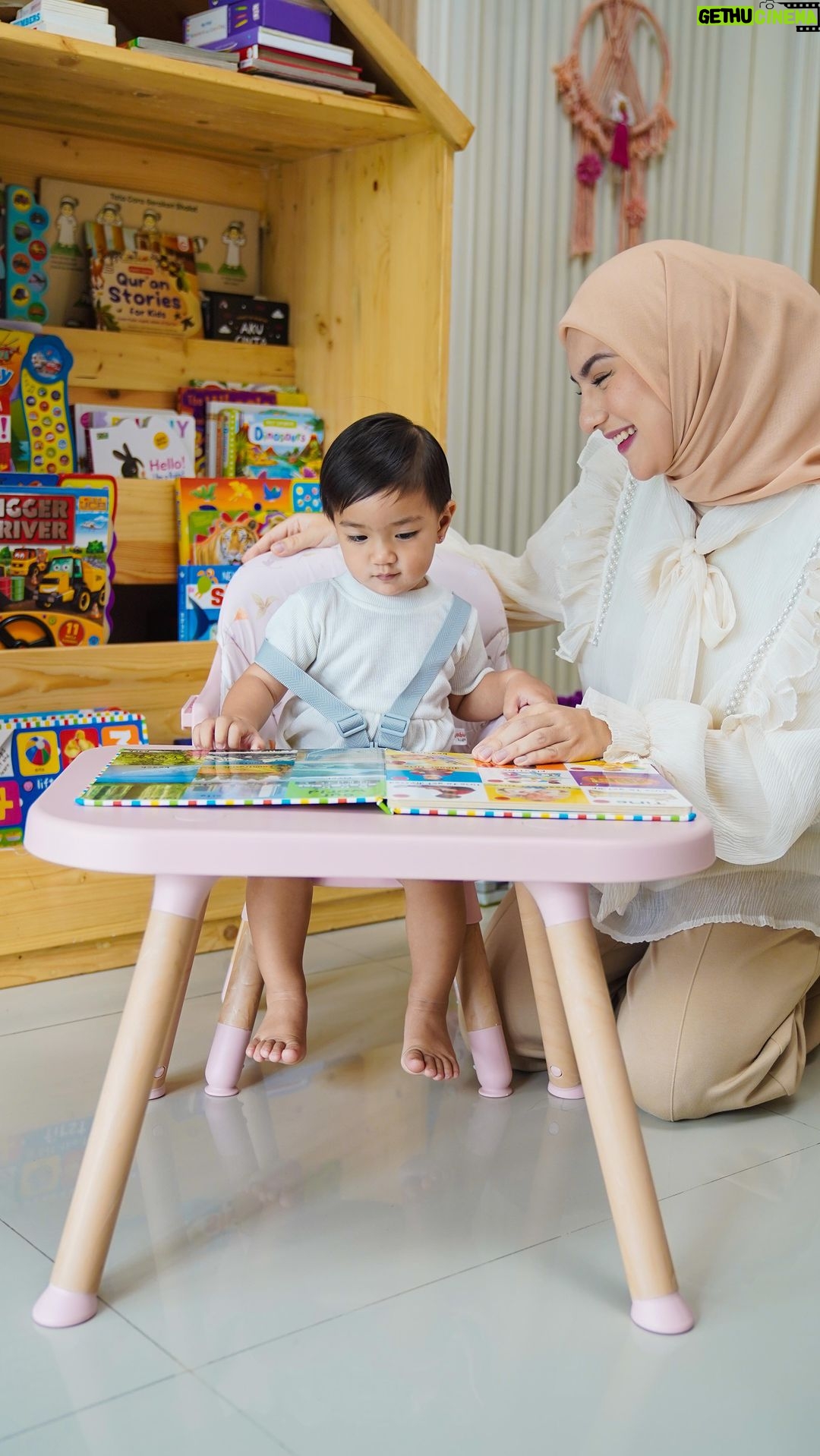 Irish Bella Instagram - POV: ketika kamu punya Super Chair 6-in-1 @sugarbaby.co.id di rumah. Best investment banget bisa kepake di semua aktivitas π Yuk langsung check out sekarang Sugarbaby Super Chair 6in1 High Chair & Premium Feeding set 4in1 di e-commerce Sugarbaby official shop. Mumpung lagi ada Harga PROMO Disc 30% + Bonus FREE Heat Sensing spoon dari tanggal 9-15 Oktober 2023. #SugarbabySuperChair #KursiSuperKuatSuperFungsi #SugarbabyPremiumFeedingSet4in1