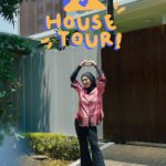 Irish Bella Instagram - House Tour dulu yuk ✨ Alhamdulillah rumah sederhana tapi sangat nyaman untuk aku dan keluargaku 🤍 Dan tentunya selalu betah ada di rumah karena setiap sudutnya esteteik termasuk bagian dinding rumahku yang cantik setelah aku pake Wallpanel dari @trideewallpaper Jujur aku suka banget sama hasil pemasangan Wallpanel dari @trideewallpaper karena sangat rapi. Untuk desainnya juga cantik dan ownernya fast respon juga ramah saat aku konsultasi ❤️