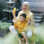 Irish Bella Instagram - Abang Air selalu happy tiap pake sunscreen @beeme.official karena gak lengket dan wangi 🫶🏻 Dan pastinya melindungi kulit Abang Air dari paparan sinar UV jadi bisa bebas bermain deh 🥰
