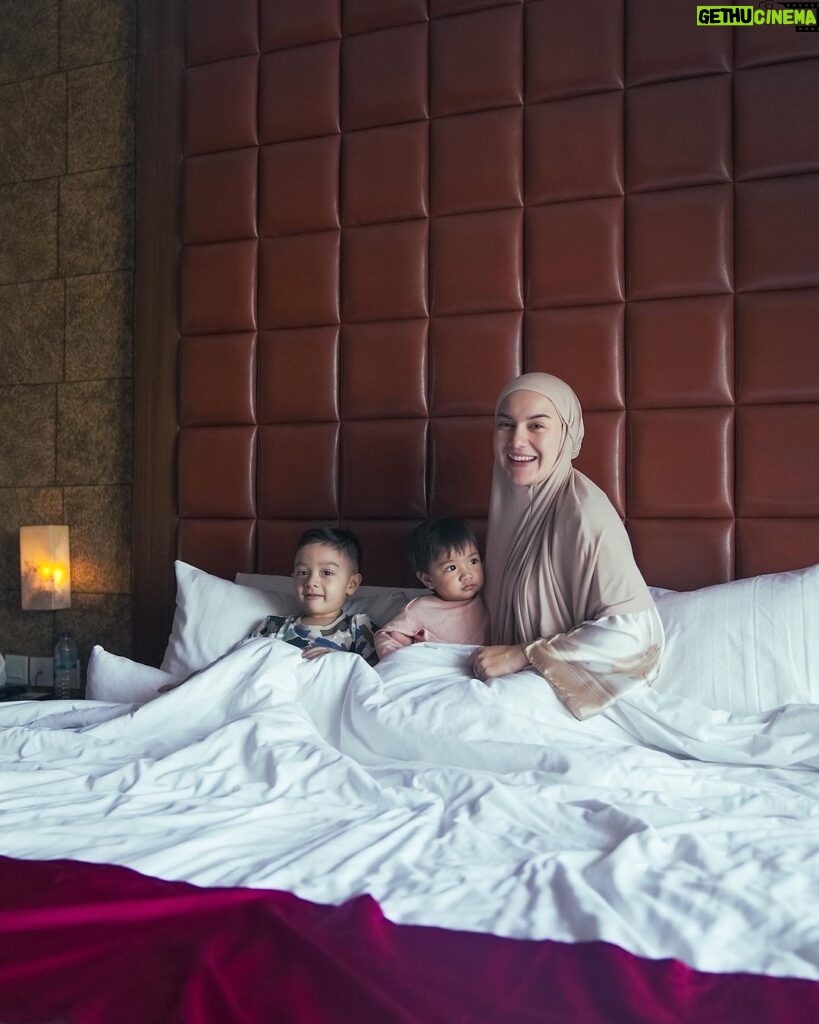 Irish Bella Instagram - Alhamdulillah bisa staycation sama anak-anak 🫶 Seru banget karena hotelnya kids friendly, fasilitas lengkap dan pelayanannya ramah banget 💓 @pakonsprimehotels_