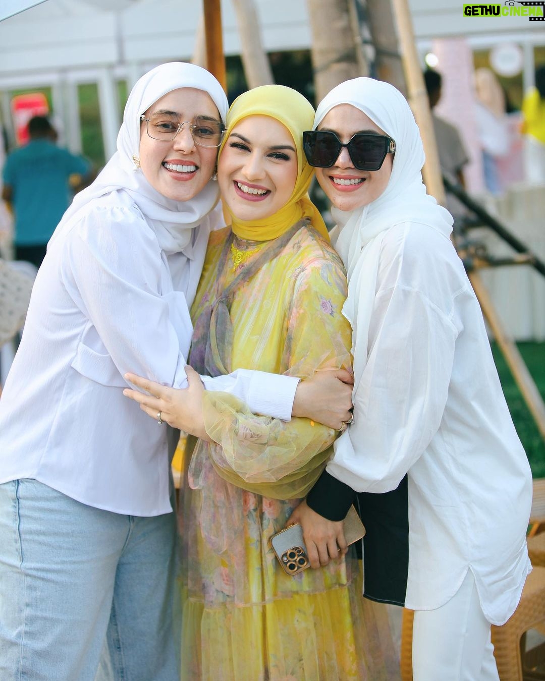 Irish Bella Instagram - Masya Allah Tabarakallah ✨ Thank you untuk seluruh keluarga & teman2 yang udah bela2in dateng jauh2 ke Birthday Party Abang Air. I hope everyone had a great time! ☺️ And many thanks to .. Venue by @tropikana.waterpark & @theparadiso_ Event Organizer by @livina_wedding Decor by @lepartyquarter Catering by @puspitasawargi Photografer by @hargabro Magic show by @sulapakbarkadabra Birthday cake by @sugarhighpatisserie Photobooth by @demooiphotobooth Rent kids Chair by @emily_toysrental Doorprize by @terekece.hobby @bib.anak E-invitation by @kondangankuy.online Usher by @afsheena_usher Entertainment & sound system by @soulbeatmusic Hampers : Premium Towel by @Howelandco Honey sunscreen lotion by @beeme.official Sajadah by @ds.modest Souvenir Wooden by @souvenir.jackjack @jackjackwoodengift Molten Cheesecake by @kibocheese Homemade Cookies @jnccookies Cosmetic & Baby Care @berl_official @babycaresalsabilaofficial F&B : Minerale @leminerale Premium Ice Cream made In bali by @Paletaswey Popcorn by @jollytimeindonesia Ice cream & minuman kekinian by @hooladrinks Air kelapa sehat & anti ribet by @my.cocoloco Chicken Steak Bbq by @Keepshining.id Bakmie Bangka by @bakmiedarwis.homeservice Siomay by @siomaybyriva Sei Sapi by @Papo_Id Pempek by @ieatpempek Sate by @satetaichanbangmaman Nasi Jeruk Telur Dadar by @dadarberaksi Kentang Goreng & Ice Blended Jus by @minigokorea Exclusive dessert & Sweet Corner by @Chocolatefountain88 Arranger by @amra_corp