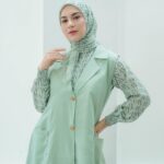 Irish Bella Instagram - Friday fit check ✨ Untuk aktifitas sehari-hari mulai dari aktifitas santai hingga penting aku selalu pake muslimah dress dari @arinnahijab_official 🫶🏻 Dan ini koleksi terbarunya !! Cantik banget ❤️