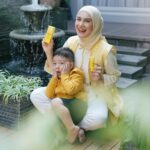 Irish Bella Instagram - Abang Air selalu happy tiap pake sunscreen @beeme.official karena gak lengket dan wangi 🫶🏻 Dan pastinya melindungi kulit Abang Air dari paparan sinar UV jadi bisa bebas bermain deh 🥰