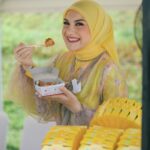 Irish Bella Instagram - Di birthday party Air Rumi berasa lagi santai di pantai, apalagi semua makanan dan minumannya bikin ngiler, super fresh, segar dan enak ❤️ Terima kasih banyak untuk .. Minerale @le_mineraleid Premium Ice Cream made In bali by @paletaswey Chicken Steak Bbq by @keepshining.id Bakmie Bangka by @bakmiedarwis.homeservice Siomay by @siomaybyriva Sei Sapi by @Papo_Id Exclusive dessert & Sweet Corner by @chocolatefountain88