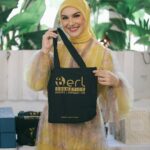 Irish Bella Instagram - Alhamdulilah senangnya tamu di Birthday Party Abang Air bawa pulang banyak hampers. Apalagi Isi hampers super gemes dan lucu di Birthday Party Air Rumi 🫶🏻 Terima kasih untuk seluruh vendor yg udah support kami ☺️🫶🏼.. Premium Towel by @Howelandco Honey sunscreen lotion by @beeme.official Sajadah by @ds.modest Souvenir Wooden by @souvenir.jackjack @jackjackwoodengift Molten Cheesecake by @kibocheese Homemade Cookies @jnccookies Cosmetics and Baby Care @Berl_official @babycaresalsabilaofficial