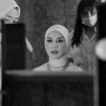 Irish Bella Instagram – So grateful, so blessed, so everything because of Allah 💛

Beautifully brushed by @victoria_makeupatelier ✨
Hijab do by @awanisaw ..