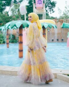 Irish Bella Instagram - Masya Allah Tabarakallah ✨ Yang pada komen salfok sama Dressku, aku spill ya 🤭 Beautifuly Made by kakakku @ayudyahandari @byayudyahandari 🫶🏼 Styled by @aderio ..