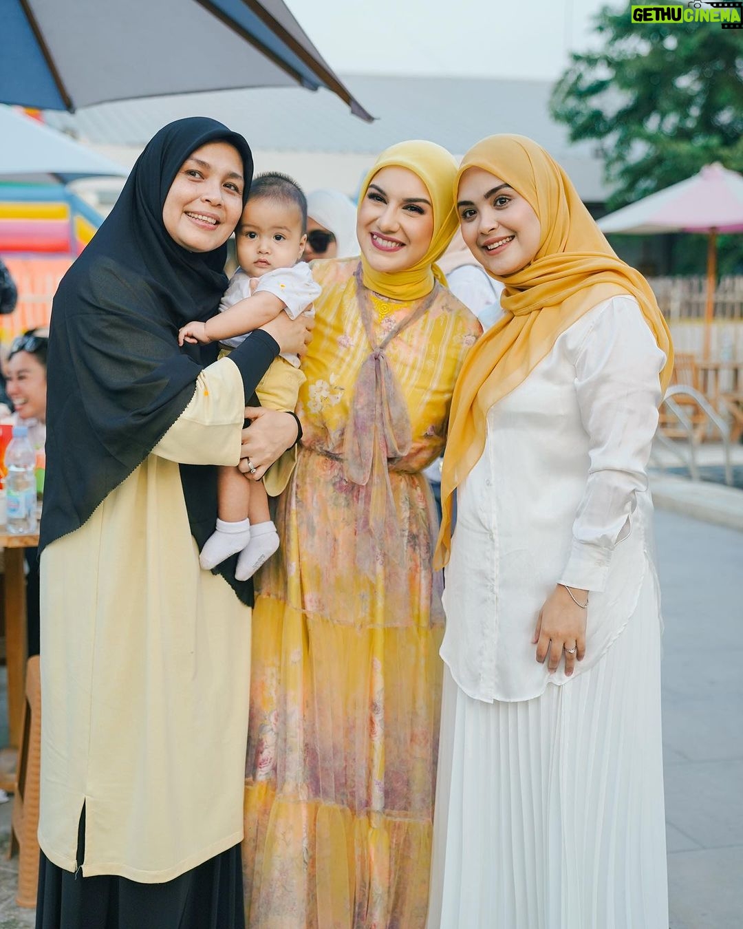 Irish Bella Instagram - Masya Allah Tabarakallah ✨ Thank you untuk seluruh keluarga & teman2 yang udah bela2in dateng jauh2 ke Birthday Party Abang Air. I hope everyone had a great time! ☺️ And many thanks to .. Venue by @tropikana.waterpark & @theparadiso_ Event Organizer by @livina_wedding Decor by @lepartyquarter Catering by @puspitasawargi Photografer by @hargabro Magic show by @sulapakbarkadabra Birthday cake by @sugarhighpatisserie Photobooth by @demooiphotobooth Rent kids Chair by @emily_toysrental Doorprize by @terekece.hobby @bib.anak E-invitation by @kondangankuy.online Usher by @afsheena_usher Entertainment & sound system by @soulbeatmusic Hampers : Premium Towel by @Howelandco Honey sunscreen lotion by @beeme.official Sajadah by @ds.modest Souvenir Wooden by @souvenir.jackjack @jackjackwoodengift Molten Cheesecake by @kibocheese Homemade Cookies @jnccookies Cosmetic & Baby Care @berl_official @babycaresalsabilaofficial F&B : Minerale @leminerale Premium Ice Cream made In bali by @Paletaswey Popcorn by @jollytimeindonesia Ice cream & minuman kekinian by @hooladrinks Air kelapa sehat & anti ribet by @my.cocoloco Chicken Steak Bbq by @Keepshining.id Bakmie Bangka by @bakmiedarwis.homeservice Siomay by @siomaybyriva Sei Sapi by @Papo_Id Pempek by @ieatpempek Sate by @satetaichanbangmaman Nasi Jeruk Telur Dadar by @dadarberaksi Kentang Goreng & Ice Blended Jus by @minigokorea Exclusive dessert & Sweet Corner by @Chocolatefountain88 Arranger by @amra_corp