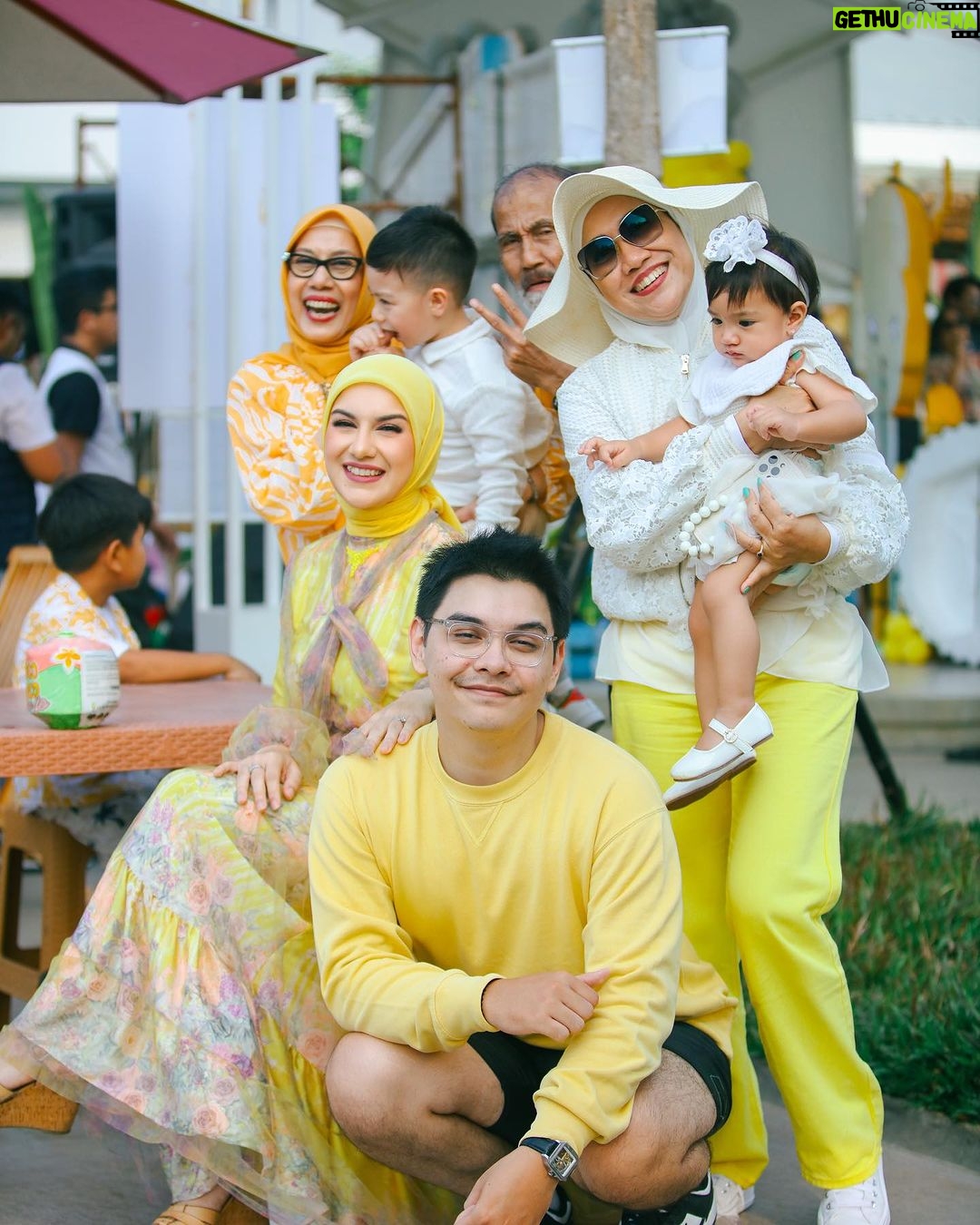 Irish Bella Instagram - Masya Allah Tabarakallah ✨ Thank you untuk seluruh keluarga & teman2 yang udah bela2in dateng jauh2 ke Birthday Party Abang Air. I hope everyone had a great time! ☺️ And many thanks to .. Venue by @tropikana.waterpark & @theparadiso_ Event Organizer by @livina_wedding Decor by @lepartyquarter Catering by @puspitasawargi Photografer by @hargabro Magic show by @sulapakbarkadabra Birthday cake by @sugarhighpatisserie Photobooth by @demooiphotobooth Rent kids Chair by @emily_toysrental Doorprize by @terekece.hobby @bib.anak E-invitation by @kondangankuy.online Usher by @afsheena_usher Entertainment & sound system by @soulbeatmusic Hampers : Premium Towel by @Howelandco Honey sunscreen lotion by @beeme.official Sajadah by @ds.modest Souvenir Wooden by @souvenir.jackjack @jackjackwoodengift Molten Cheesecake by @kibocheese Homemade Cookies @jnccookies Cosmetic & Baby Care @berl_official @babycaresalsabilaofficial F&B : Minerale @leminerale Premium Ice Cream made In bali by @Paletaswey Popcorn by @jollytimeindonesia Ice cream & minuman kekinian by @hooladrinks Air kelapa sehat & anti ribet by @my.cocoloco Chicken Steak Bbq by @Keepshining.id Bakmie Bangka by @bakmiedarwis.homeservice Siomay by @siomaybyriva Sei Sapi by @Papo_Id Pempek by @ieatpempek Sate by @satetaichanbangmaman Nasi Jeruk Telur Dadar by @dadarberaksi Kentang Goreng & Ice Blended Jus by @minigokorea Exclusive dessert & Sweet Corner by @Chocolatefountain88 Arranger by @amra_corp
