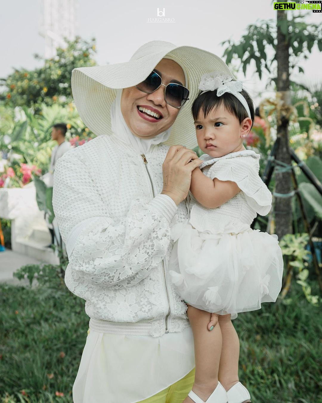Irish Bella Instagram - Keseruan acara ulang tahun Abang Air, Masya Allah Tabarakallah ✨ Many Thanks to .. Venue by @tropikana.waterpark & @theparadiso_ Event Organizer by @livina_wedding Decor by @lepartyquarter Catering by @puspitasawargi Photografer by @hargabro Magic show by @sulapakbarkadabra Birthday cake by @sugarhighpatisserie Photobooth by @demooiphotobooth Rent kids Chair by @emily_toysrental Doorprize by @terekece.hobby @bib.anak E-invitation by @kondangankuy.online Usher by @afsheena_usher Entertainment & sound system by @soulbeatmusic Hampers : Premium Towel by @Howelandco Honey sunscreen lotion by @beeme.official Sajadah by @ds.modest Souvenir Wooden by @souvenir.jackjack @jackjackwoodengift Molten Cheesecake by @kibocheese Homemade Cookies @jnccookies Cosmetic and Baby Care @berl_official @babycaresalsabilaofficial F&B : Minerale @leminerale Premium Ice Cream made In bali by @Paletaswey Popcorn by @jollytimeindonesia Ice cream & minuman kekinian by @hooladrinks Air kelapa sehat & anti ribet by @my.cocoloco Chicken Steak Bbq by @Keepshining.id Bakmie Bangka by @bakmiedarwis.homeservice Siomay by @siomaybyriva Sei Sapi by @Papo_Id Pempek by @ieatpempek Sate by @satetaichanbangmaman Nasi Jeruk Telur Dadar by @dadarberaksi Kentang Goreng & Ice Blended Jus by @minigokorea Exclusive dessert & Sweet Corner by @Chocolatefountain88 Arranger by @amra_corp