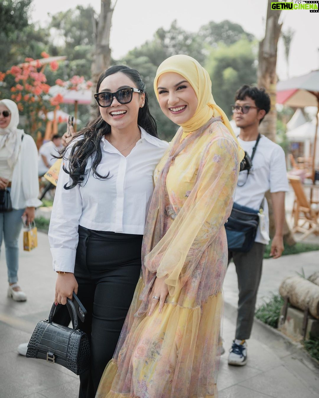 Irish Bella Instagram - Masya Allah Tabarakallah ✨ Thanks to all Family & friends yang udah bela2in dateng jauh ke acara ulang tahun Abang Air 😅 Thank you ya semuaaa, we are all so happy 🥰 Also lots of thanks to.. Venue by @tropikana.waterpark & @theparadiso_ Event Organizer by @livina_wedding Decor by @lepartyquarter Catering by @puspitasawargi Photografer by @hargabro Magic show by @sulapakbarkadabra Birthday cake by @sugarhighpatisserie Photobooth by @demooiphotobooth Rent kids Chair by @emily_toysrental Doorprize by @terekece.hobby @bib.anak E-invitation by @kondangankuy.online Usher by @afsheena_usher Entertainment & sound system by @soulbeatmusic Hampers : Premium Towel by @Howelandco Honey sunscreen lotion by @beeme.official Sajadah by @ds.modest Souvenir Wooden by @souvenir.jackjack @jackjackwoodengift Molten Cheesecake by @kibocheese Homemade Cookies @jnccookies Cosmetics and Baby Care @Berl_official @babycaresalsabilaofficial F&B : Minerale @leminerale Premium Ice Cream made In bali by @Paletaswey Popcorn by @jollytimeindonesia Ice cream & minuman kekinian by @hooladrinks Air kelapa sehat & anti ribet by @my.cocoloco Chicken Steak Bbq by @Keepshining.id Bakmie Bangka by @bakmiedarwis.homeservice Siomay by @siomaybyriva Sei Sapi by @Papo_Id Pempek by @ieatpempek Sate by @satetaichanbangmaman Nasi Jeruk Telur Dadar by @dadarberaksi Kentang Goreng & Ice Blended Jus by @minigokorea Exclusive dessert & Sweet Corner by @Chocolatefountain88 Arranger by @amra_corp