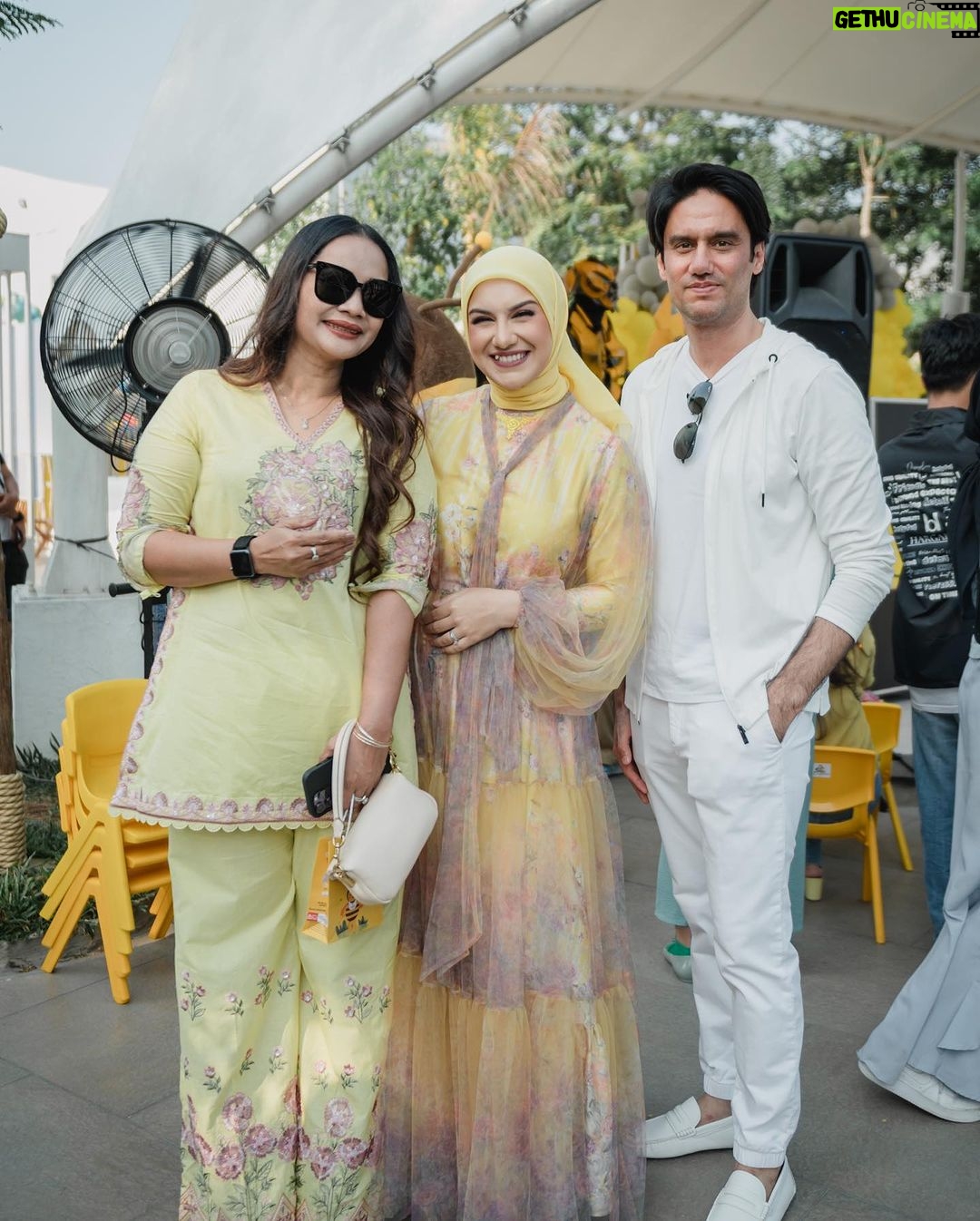 Irish Bella Instagram - Masya Allah Tabarakallah ✨ Thanks to all Family & friends yang udah bela2in dateng jauh ke acara ulang tahun Abang Air 😅 Thank you ya semuaaa, we are all so happy 🥰 Also lots of thanks to.. Venue by @tropikana.waterpark & @theparadiso_ Event Organizer by @livina_wedding Decor by @lepartyquarter Catering by @puspitasawargi Photografer by @hargabro Magic show by @sulapakbarkadabra Birthday cake by @sugarhighpatisserie Photobooth by @demooiphotobooth Rent kids Chair by @emily_toysrental Doorprize by @terekece.hobby @bib.anak E-invitation by @kondangankuy.online Usher by @afsheena_usher Entertainment & sound system by @soulbeatmusic Hampers : Premium Towel by @Howelandco Honey sunscreen lotion by @beeme.official Sajadah by @ds.modest Souvenir Wooden by @souvenir.jackjack @jackjackwoodengift Molten Cheesecake by @kibocheese Homemade Cookies @jnccookies Cosmetics and Baby Care @Berl_official @babycaresalsabilaofficial F&B : Minerale @leminerale Premium Ice Cream made In bali by @Paletaswey Popcorn by @jollytimeindonesia Ice cream & minuman kekinian by @hooladrinks Air kelapa sehat & anti ribet by @my.cocoloco Chicken Steak Bbq by @Keepshining.id Bakmie Bangka by @bakmiedarwis.homeservice Siomay by @siomaybyriva Sei Sapi by @Papo_Id Pempek by @ieatpempek Sate by @satetaichanbangmaman Nasi Jeruk Telur Dadar by @dadarberaksi Kentang Goreng & Ice Blended Jus by @minigokorea Exclusive dessert & Sweet Corner by @Chocolatefountain88 Arranger by @amra_corp
