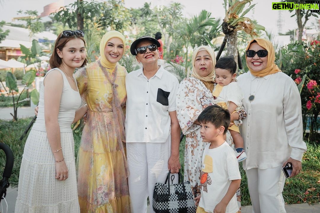Irish Bella Instagram - Alhamdulillah β¨ Bersyukur banget atas kelancaran acara kemarin. Abang Air Happy banget bisa bertemu & bermain dengan teman2 semua, semoga acaranya berkesan dan penuh keberkahan, Amiin π₯°ππΌ Dan pastinya mau ngucapin banyak terima kasih kepada.. Venue by @tropikana.waterpark & @theparadiso_ Event Organizer by @livina_wedding Decor by @lepartyquarter Catering by @puspitasawargi Photografer by @hargabro Magic show by @sulapakbarkadabra Birthday cake by @sugarhighpatisserie Photobooth by @demooiphotobooth Rent kids Chair by @emily_toysrental Doorprize by @terekece.hobby @bib.anak E-invitation by @kondangankuy.online Usher by @afsheena_usher Entertainment & sound system by @soulbeatmusic Hampers : Premium Towel by @Howelandco Honey sunscreen lotion by @beeme.official Sajadah by @ds.modest Souvenir Wooden by @souvenir.jackjack @jackjackwoodengift Molten Cheesecake by @kibocheese Homemade Cookies @jnccookies Cosmetics and Baby Care @Berl_official @babycaresalsabilaofficial F&B : Minerale @leminerale Premium Ice Cream made In bali by @Paletaswey Popcorn by @jollytimeindonesia Ice cream & minuman kekinian by @hooladrinks Air kelapa sehat & anti ribet by @my.cocoloco Chicken Steak Bbq by @Keepshining.id Bakmie Bangka by @bakmiedarwis.homeservice Siomay by @siomaybyriva Sei Sapi by @Papo_Id Pempek by @ieatpempek Sate by @satetaichanbangmaman Nasi Jeruk Telur Dadar by @dadarberaksi Kentang Goreng & Ice Blended Jus by @minigokorea Exclusive dessert & Sweet Corner by @Chocolatefountain88 Arranger by @amra_corp