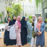 Irish Bella Instagram - Masya Allah Tabarakallah ✨ Makasih guru kita, sahabat kita, Kakaknda @_ummi_pipik_ atas sharing ilmu nya. Thank you kakak2ku semua, akhirnya yg iseng2 bikin group terealisasikan juga jadi sebuah kajian 😅 Semoga segala niat baik Allah ridhoi ☺️🫶🏼