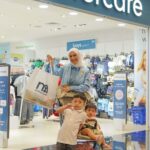 Irish Bella Instagram - A Day In My Life bersama si cantik 🫶🏻 Hari ini adek Amala mau belanja outfit gemes dan kebutuhan lainnya di @mothercareindo nih. Mothercare selalu punya banyak outfit yang keren dan semua perlengkapan anak selalu ada di mothercare. Dan Amala suka beli snack dan peralatan makan untuk meals time dia. Pas banget aku borong, ternyata di Mothercare sedang ada September Surprise dengan promo cashback 50% lho! Happy banget deh belanja kali ini jadi lebih hemat Ohiya, mothercare juga lagi mengadakan MPASI journey photo competition yang berhadiah Rp14.000.000 untuk 4 pemenang beruntung lho! Jangan lupa scan QR code di store mothercare untuk download kumpulan resep MPASI dari modern parent. So, tunggu apalagi? Yuk belanja di mothercare dan juga ikuti kompetisinya. Jangan lupa follow Instagram @mothercareindo untuk info selengkapnya! #welovemothercare #MCSeptemberSurprise23