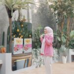 Irish Bella Instagram - Bingung cari minuman sehat yang segar dan enak? kalo aku sih, rutin minum Fruits Fiber dari Tropicana Slim. Untuk jaga kesehatan saluran pencernaan, memenuhi kebutuhan serat harian, memperlancar metabolisme tubuh dan membuat kenyang lebih lama sehingga cocok untuk diet 🫶🏻 Btw Nutrimart bakal ada promo buy 1 get 1 dan diskon sampe 50% cuma di tgl 31 Agustus 2023 mulai jam 7 malem! Kalian bisa langsung cek ke Official Store nya Nutrimart di @tokopedia catet ya biar gak kelewatan!
